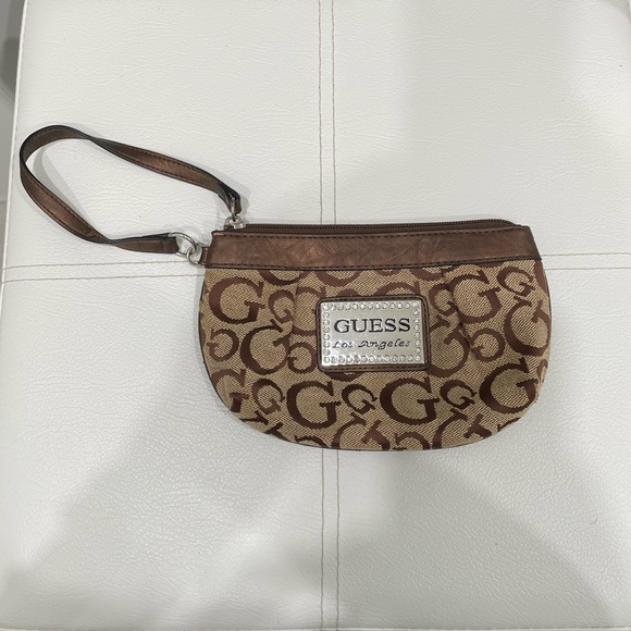 GUESS Wristlet - Picture 1 of 3
